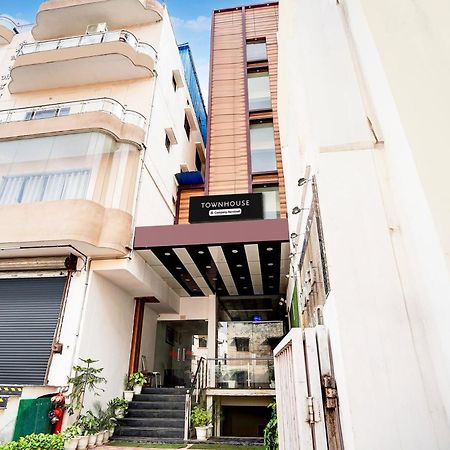 Townhouse Ram Katora Near Vishwanath Temple Formerly Sv Grand Ξενοδοχείο Βαρανάσι Εξωτερικό φωτογραφία